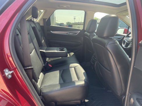 Used 2018 Cadillac XT5 Luxury image 15