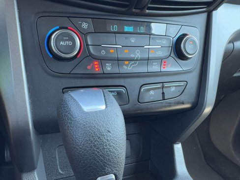 Used 2017 Ford Escape SE w/ SE Cold Weather Package image 18