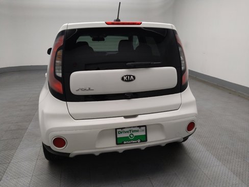 Used 2018 Kia Soul + image 6