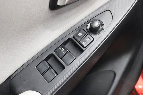 Used 2019 Toyota Yaris LE image 11
