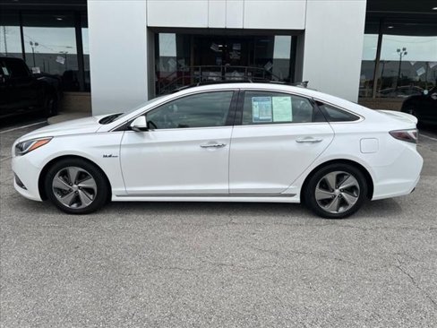Used 2016 Hyundai Sonata Limited w/ Option Group 02 image 2