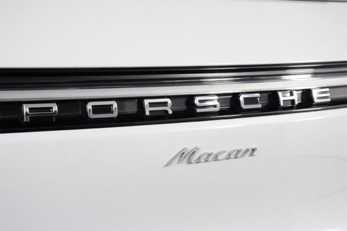 Certified 2025 Porsche Macan image 22