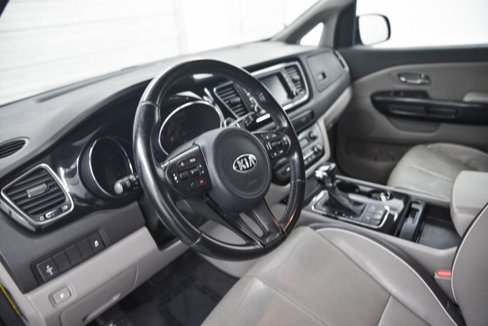 Used 2017 Kia Sedona EX image 17