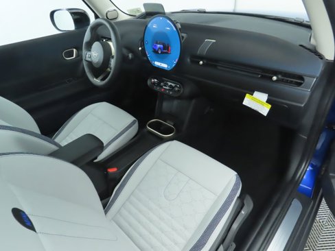 Certified 2025 MINI Cooper 2-Door Hardtop image 18