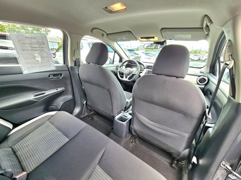 Used 2021 Nissan Versa SV image 12