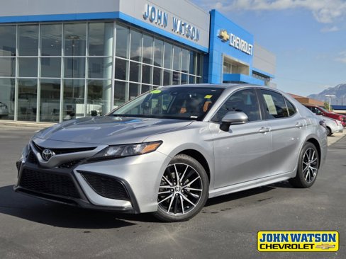 Used 2021 Toyota Camry SE image 1