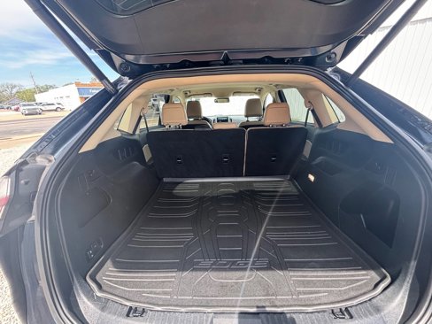 Certified 2022 Ford Edge SEL w/ Convenience Package image 6