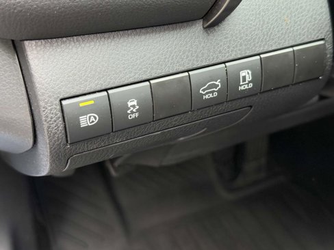 Used 2024 Toyota Camry SE image 20