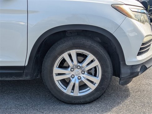 Used 2017 Honda Pilot LX image 11