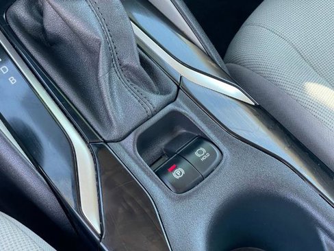 Used 2022 Toyota Corolla LE image 21