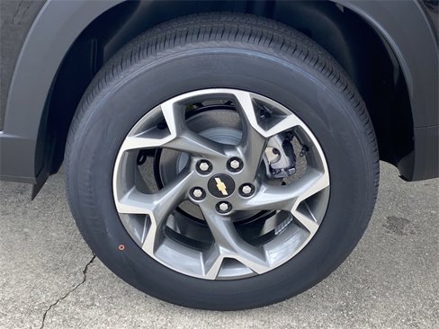 New 2025 Chevrolet Trax LT w/ Driver Confidence Package image 21