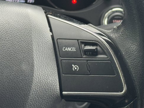 Used 2018 Mitsubishi Outlander SEL image 17