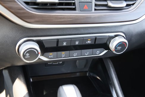 Used 2024 Nissan Altima 2.5 SV image 15