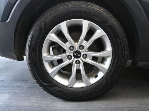 Used 2021 Kia Telluride LX image 12