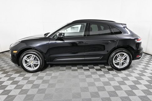 Certified 2025 Porsche Macan image 2