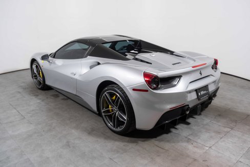 Used 2016 Ferrari 488 Spider image 15