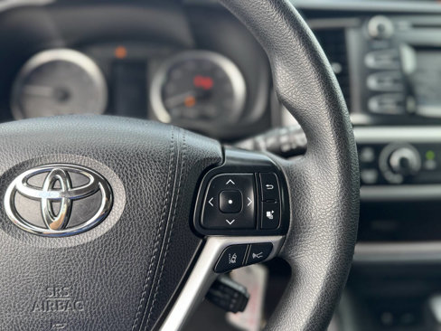 Used 2018 Toyota Highlander Plus image 11