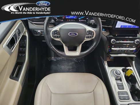 Used 2021 Ford Explorer Limited w/ Equipment Group 301A image 13