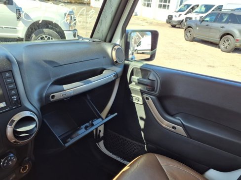Used 2017 Jeep Wrangler Sahara image 20