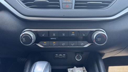 Used 2020 Nissan Altima 2.5 SR w/ Premium Package image 22
