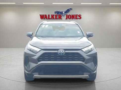Used 2022 Toyota RAV4 SE w/ SE Grade Weather Package image 8