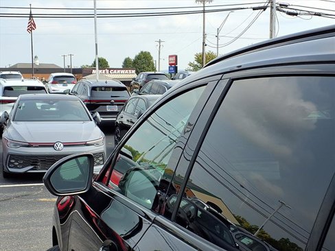 Used 2022 Buick Envision Essence w/ Technology Package II image 25