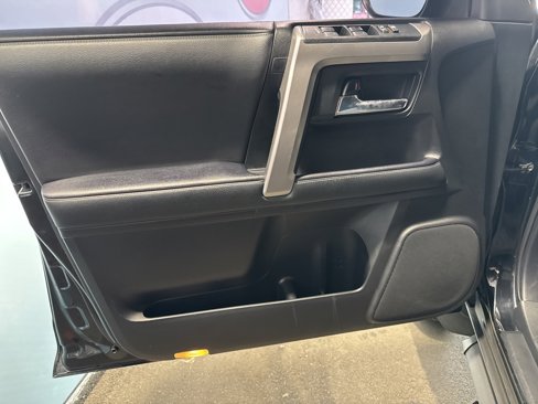Used 2020 Toyota 4Runner SR5 image 30