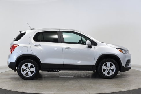 Used 2020 Chevrolet Trax LS w/ Tint and Cruise Package image 9