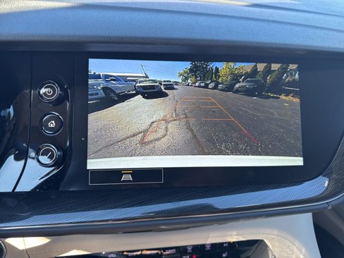 Used 2022 Buick Envision Essence w/ Safety Package image 19