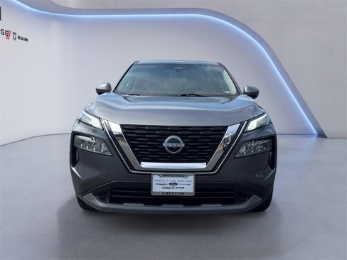 Used 2023 Nissan Rogue SV image 2