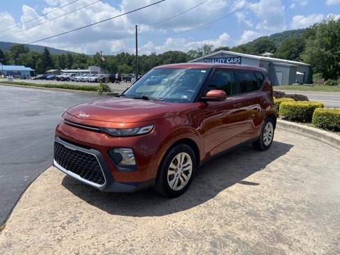Used 2022 Kia Soul LX image 1
