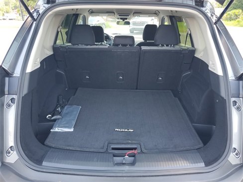 Used 2023 Nissan Rogue SV image 29