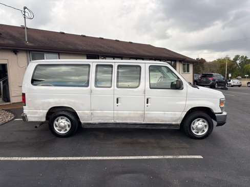 Used 2012 Ford E-150 and Econoline 150 Wagon image 2