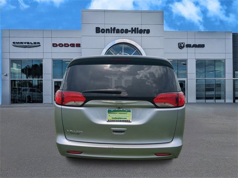 Used 2021 Chrysler Voyager Lxi image 5