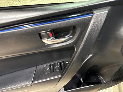 Used 2019 Toyota Corolla SE w/ SE Premium Package image 21