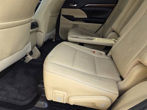 Used 2018 Toyota Highlander Limited Platinum image 32
