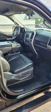 Used 2017 Ford F150 Lariat image 9