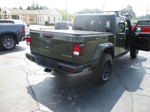 Used 2021 Jeep Gladiator Sport image 13