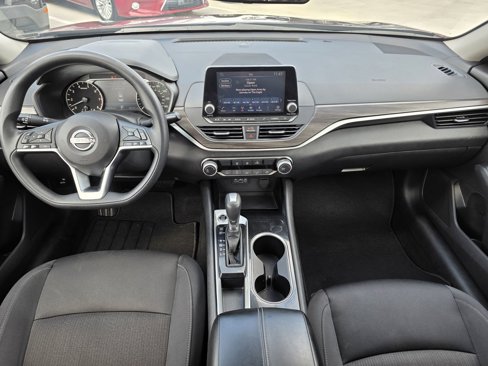 Used 2024 Nissan Altima 2.5 SV image 12