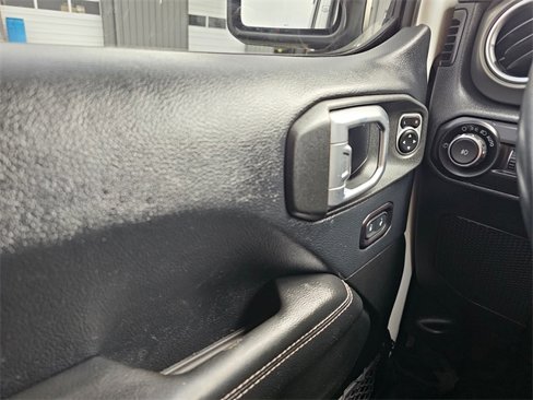 Used 2018 Jeep Wrangler Unlimited Rubicon image 28