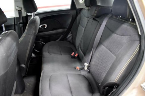 Used 2015 Kia Soul + image 11