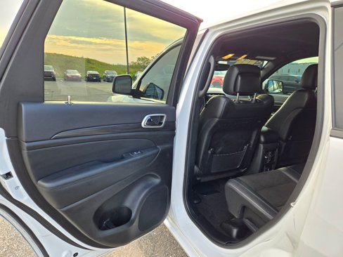 Used 2022 Jeep Grand Cherokee Laredo X image 28