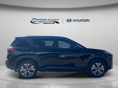 Used 2022 Nissan Rogue SV image 9