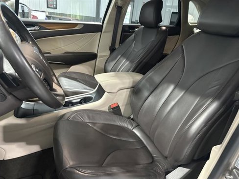 Used 2019 Lincoln MKC Select w/ Select Plus Package image 17