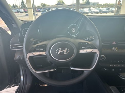 Used 2024 Hyundai Elantra SEL image 28