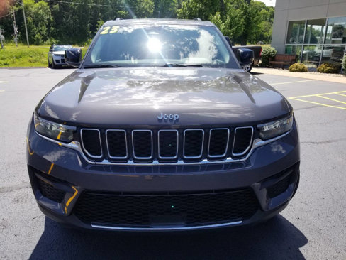 Certified 2023 Jeep Grand Cherokee Laredo image 2