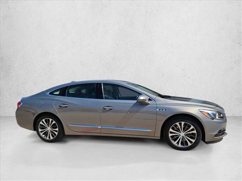 Used 2017 Buick LaCrosse Preferred image 4