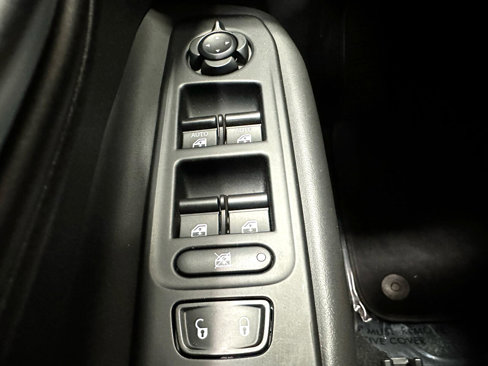Used 2018 Jeep Renegade Altitude image 31