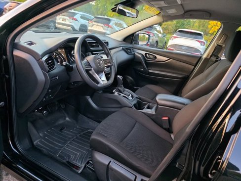 Used 2020 Nissan Rogue Sport S image 14