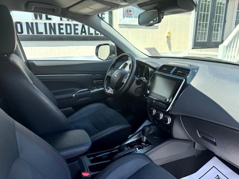 Used 2022 Mitsubishi Outlander Sport SE image 30